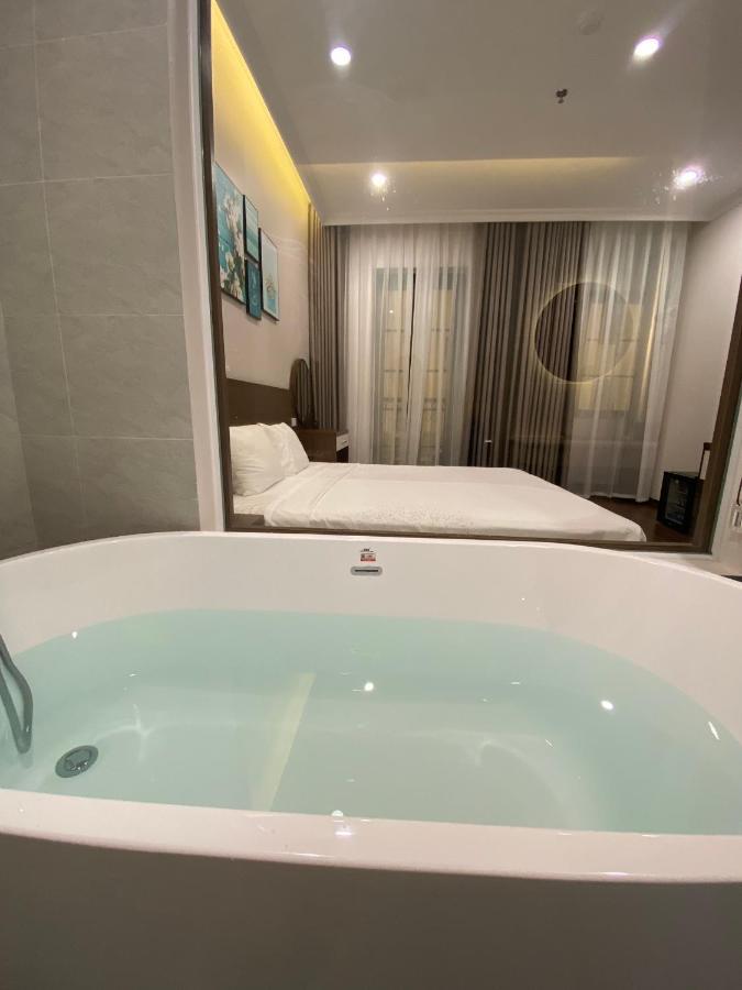 Moonlight Hotel Халонг Экстерьер фото